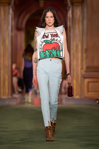 Look 28